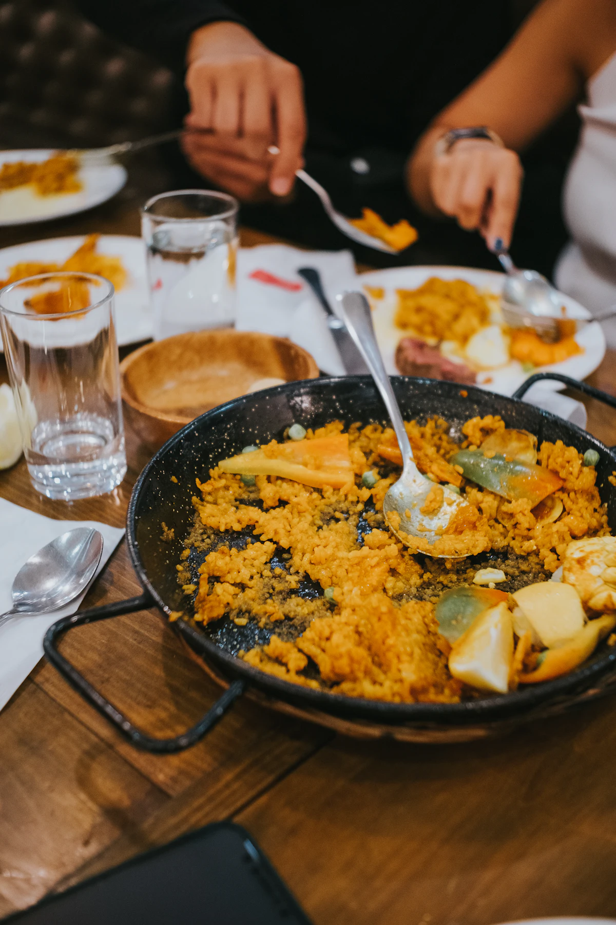 Paella de verduras en paellera
